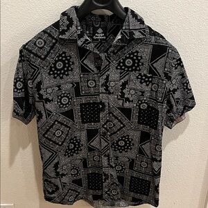 Super Massive Men's Black and White Geometric Shirt
